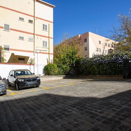 Borbolla Sevilla Urban - Parking Luaran gambar