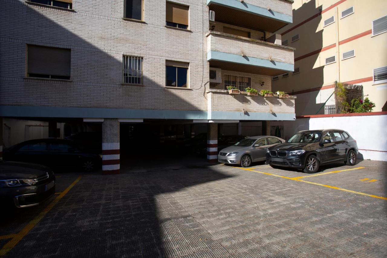 Borbolla Sevilla Urban - Parking Luaran gambar