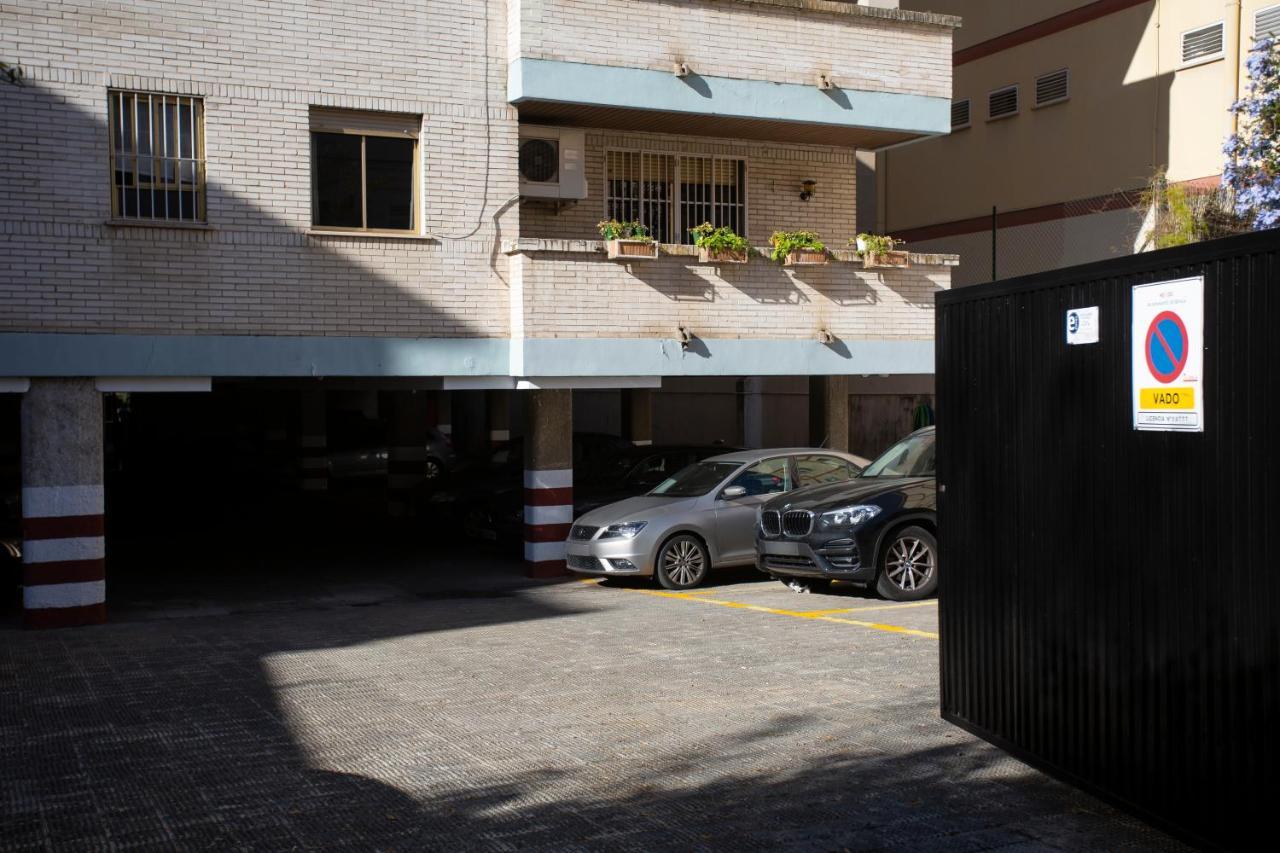 Borbolla Sevilla Urban - Parking Luaran gambar